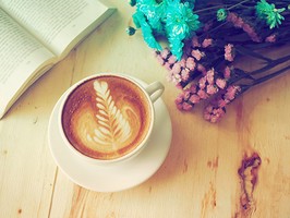 哪些紫薇命盤的人相信一見鍾情？